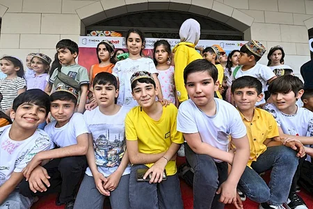 Uşaqlar üçün bayram: “CinemaPlus” kinoteatrlar şəbəkəsi aztəminatlı ailələrin övladlarını dəvət etdi