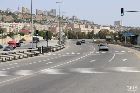 Bakıda daha bir ərazidə piyada keçidi və avtobus dayanacağı təşkil edilib