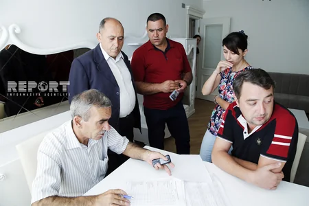 Yanan binanın 3 yaşlı Fərəhsiz mənzili - FOTO