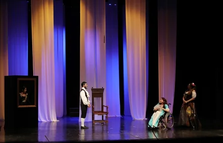 Leyla Əliyeva “And” tamaşasının premyerasında iştirak edib