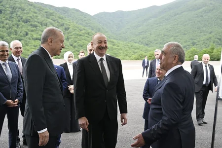 Azərbaycan və Türkiyə liderləri Kəlbəcər-Laçın avtomobil yolunda görülən işlərlə tanış olublar - YENİLƏNİB