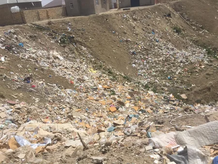 “Qanlıgöl”ə zibil atan vəzifəli şəxs və sürücü cərimələnib