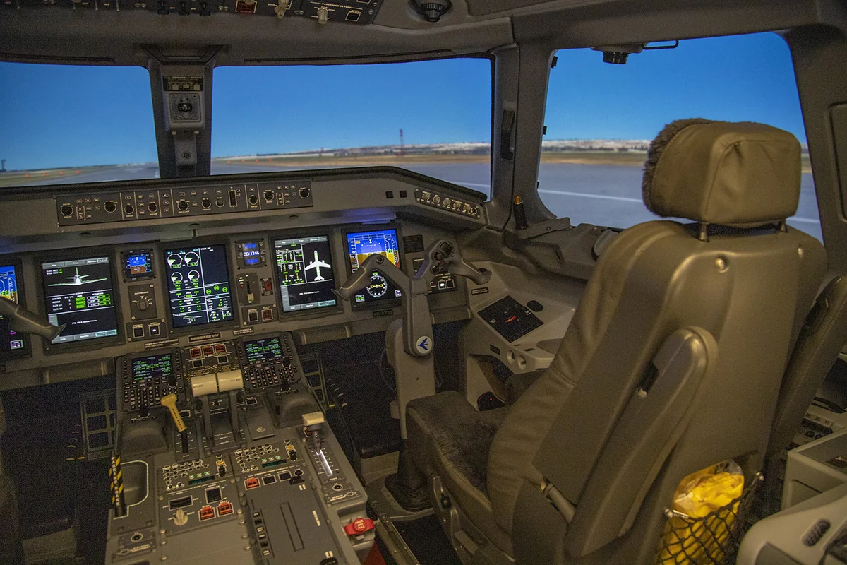 AZAL Pilot Training Center replenished with modern flight simulator