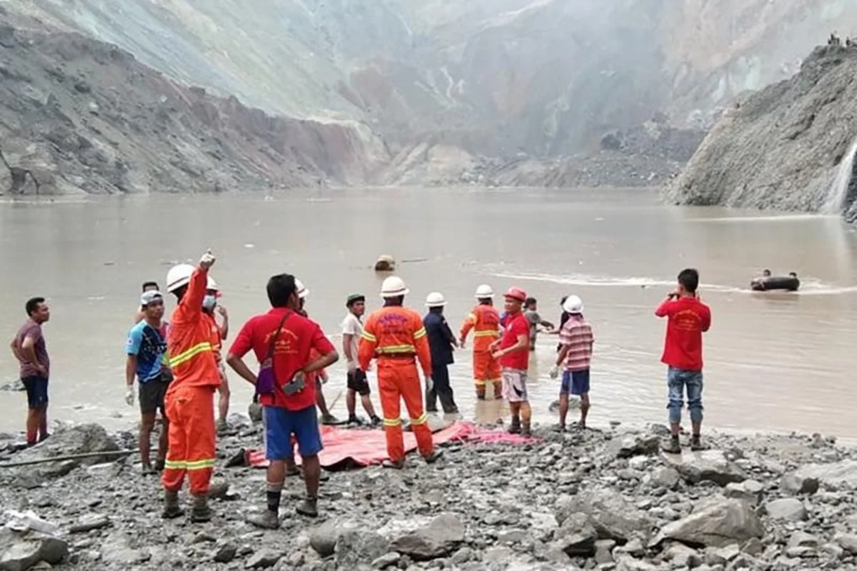 Myanmar jade mine landslide kills 113