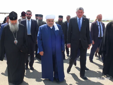 Şeyxülislam Allahşükür Paşazadə Gürcüstana səfərə gedib