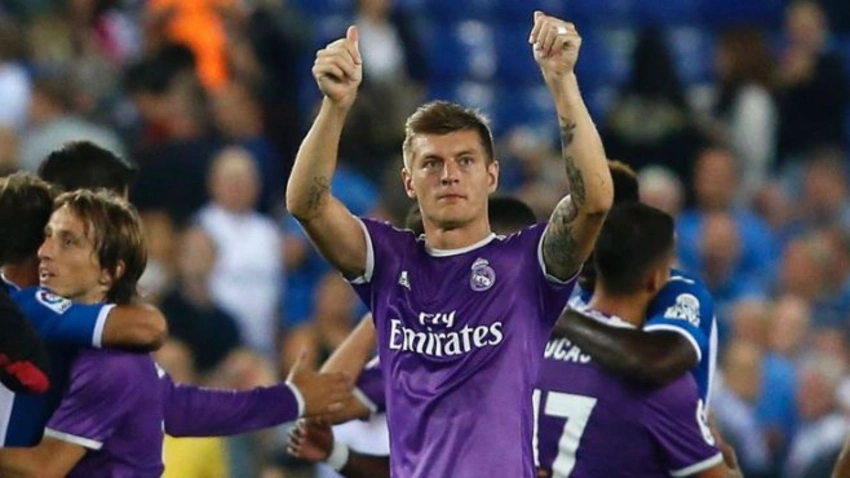 Real Madrid Toni Kroosla müqavilə müddətini artırıb