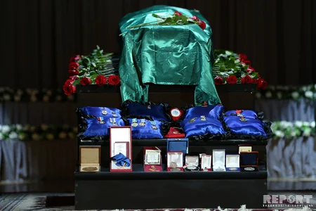 Natiq Əliyev II Fəxri xiyabanda dəfn edilib - FOTO - YENİLƏNİB-3