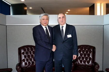 Elmar Məmmədyarov üç ölkənin xarici işlər naziri ilə görüşüb