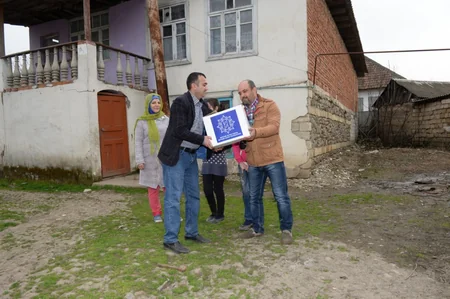 Heydər Əliyev Fondunun təşəbbüsü ilə aztəminatlı ailələrə Novruz sovqatları paylanılıb