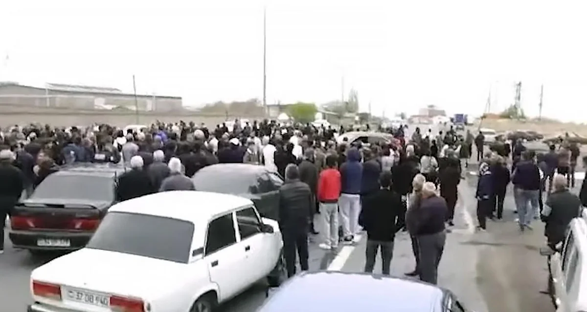 Protesters against fare hikes block highway in Armenia