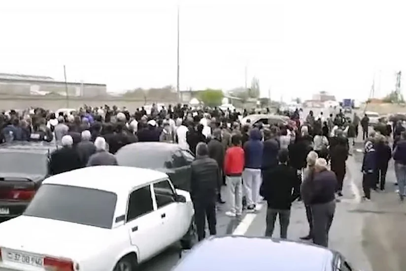 В Армении протестующие против повышения стоимости проезда перекрыли трассу