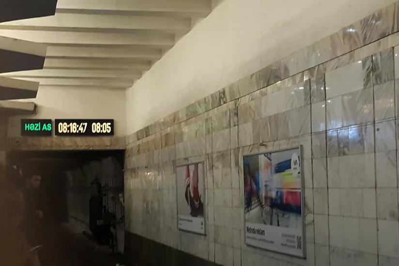 Bakı metrosunda qatarların hərəkətində problem yaranıb