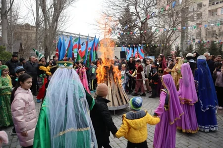 Abad məhəllələrdəki Novruz şənlikləri davam edir