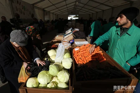 Eldar Əzizov Novruz yarmarkasında olub - FOTO