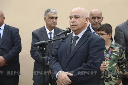 Bakıda üç şəhidin xatirə lövhəsinin açılışı olub