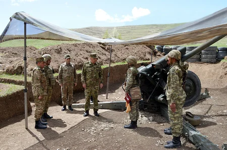 Baş Qərargah rəisi Kəlbəcərə gedib, hərbi hissələrin döyüş hazırlığını yoxlayıb