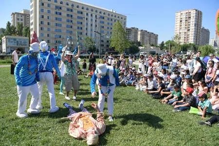 Heydər Əliyev Mərkəzinin parkında Uşaq festivalı keçirilib