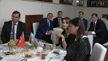 İstanbulda yaşayıb fəaliyyət göstərən azərbaycanlı ziyalılarla görüş keçirilib - FOTO