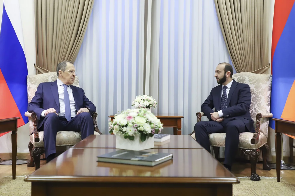 Russian and Armenian foreign ministers meet in Yerevan