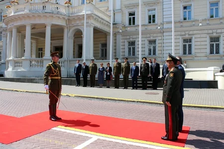 Müdafiə naziri: Azərbaycan ordusu işğal olunmuş torpaqları istənilən an azad etməyə hazırdır və qadirdir