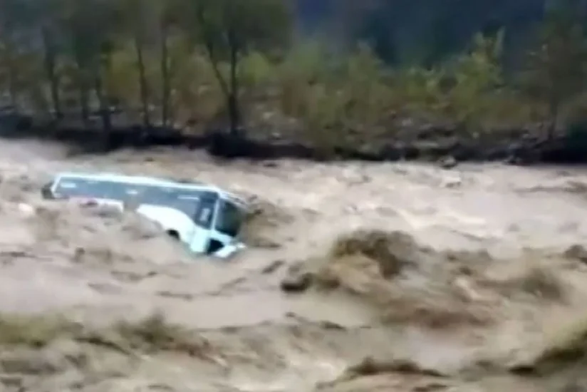 В Иордании при затоплении автобуса погибли десять школьников