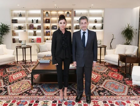 Mehriban Əliyeva Fransanın sabiq dövlət başçısı Nikola Sarkozi ilə görüşüb