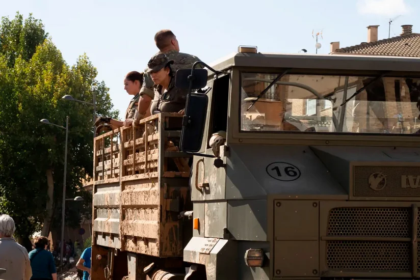 Испания направляет дополнительные войска в зону бедствия на фоне роста общественного недовольства