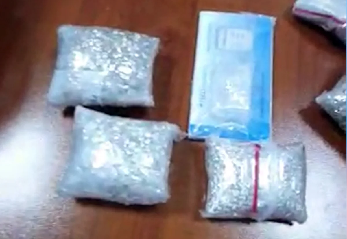 Azərbaycan gömrükçüləri külli miqdarda brilyant qaşlar müsadirə edib