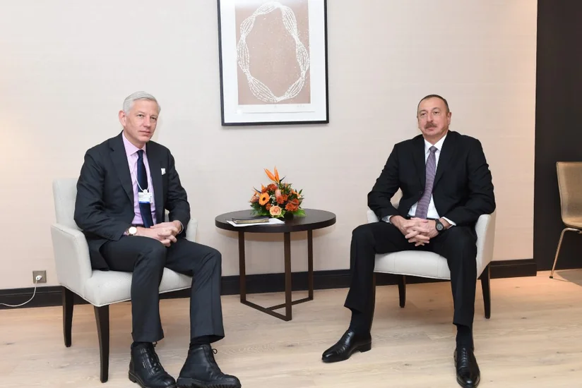 Prezident İlham Əliyevin Davosda McKinsey şirkətinin qlobal idarəedici tərəfdaşı ilə görüşü olub