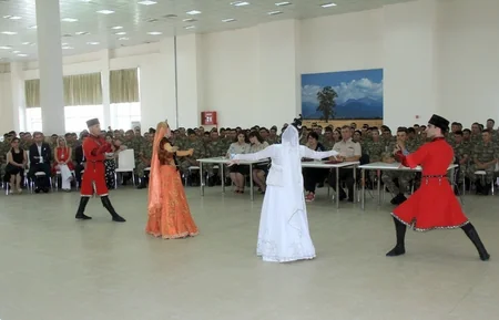 Milli Qurtuluş Günü münasibətilə Azərbaycan Ordusunda silsilə tədbirlər keçirilib