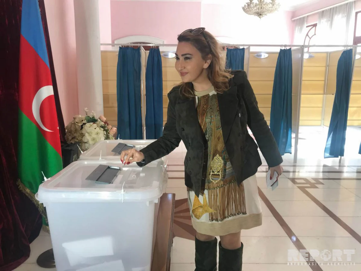 Akademik Ramiz Mehdiyevin qızı Prezident seçkilərində səs verib