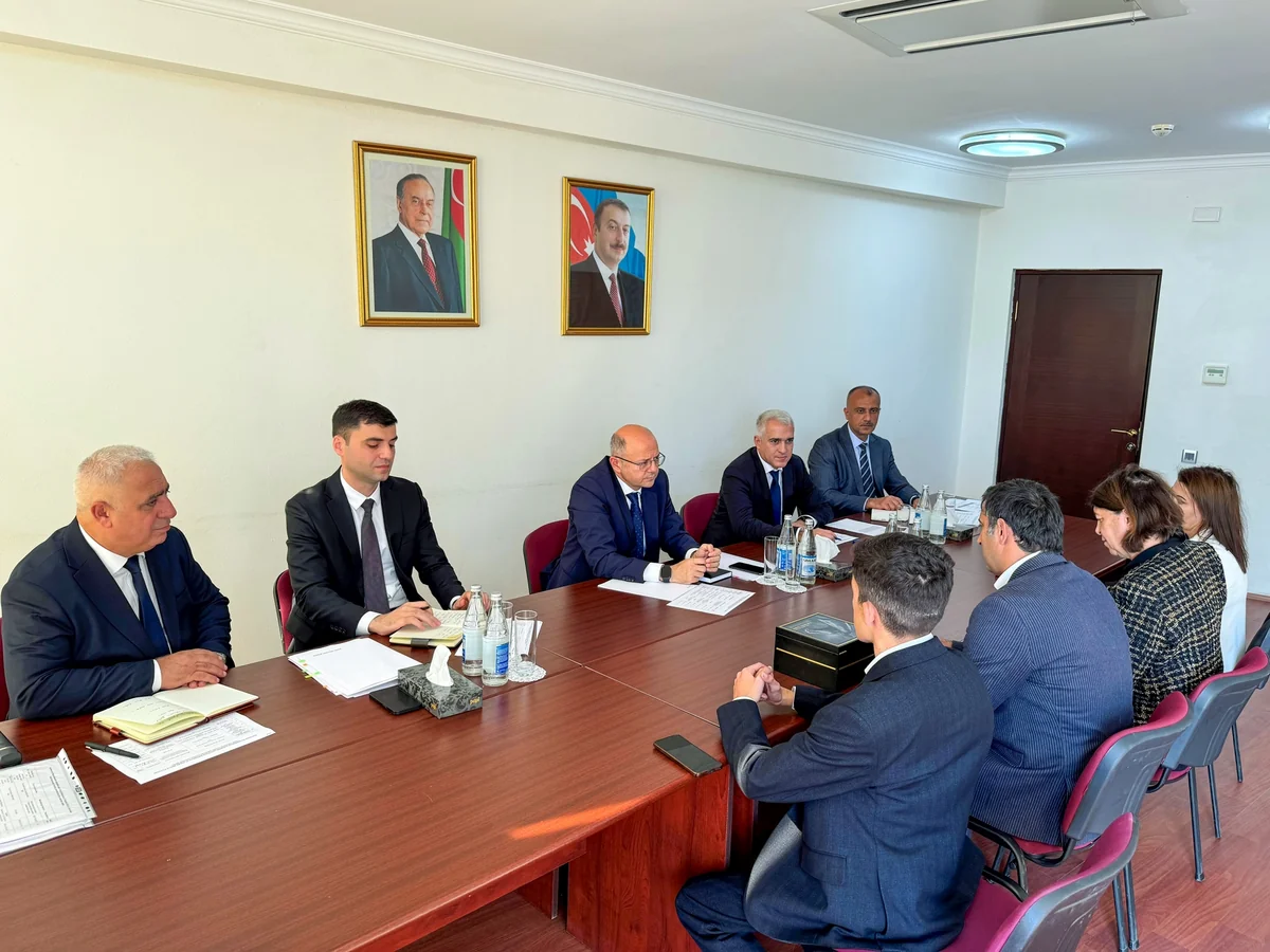 Energetika naziri Füzulidə vətəndaşları qəbul edib