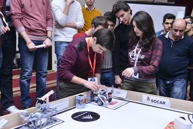 ​Bakı Alı Neft Məktəbində “Robototexnika” üzrə yarışma keçirilib