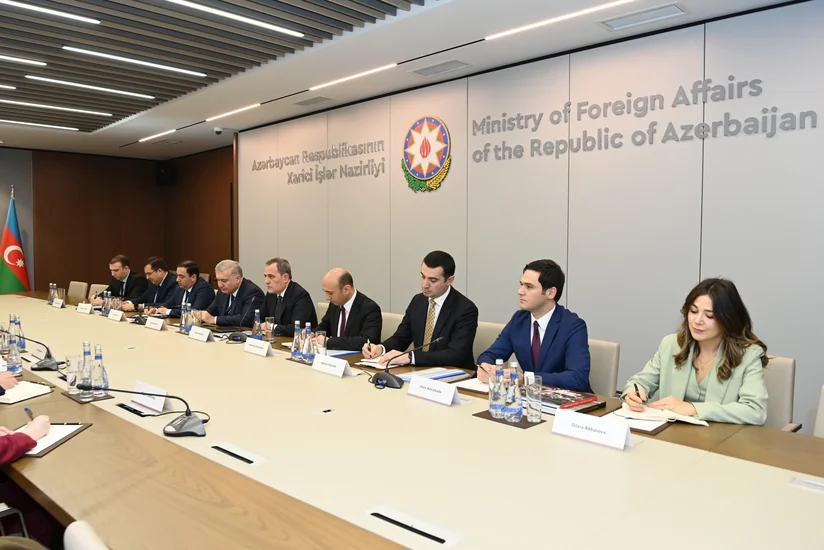 XİN: Britaniya şirkətlərinin azad olunmuş ərazilərin bərpasında mümkün fəaliyyəti müzakirə olunub