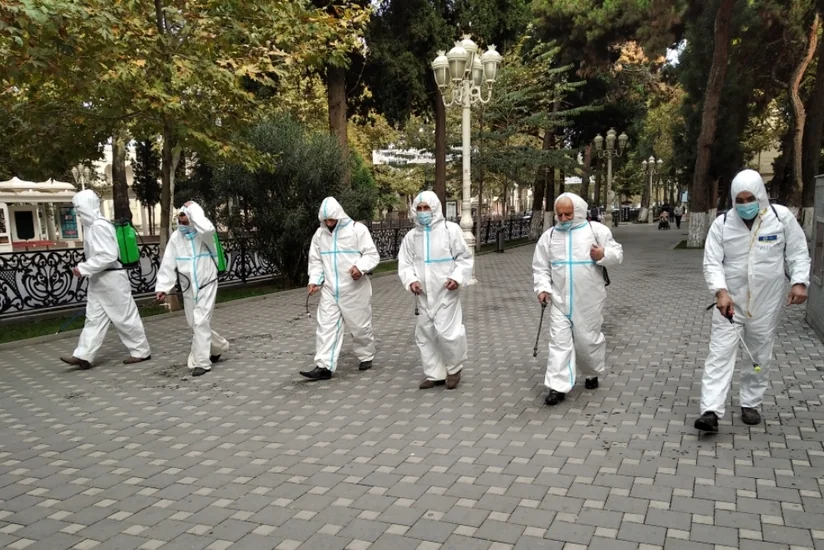 Gəncədə küçə, prospekt və yollar dezinfeksiya edilir