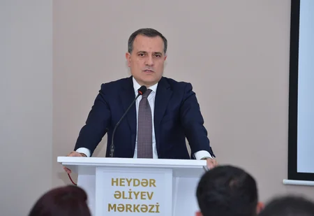 Təhsil naziri Sabirabadda gənc müəllimlərlə görüşüb