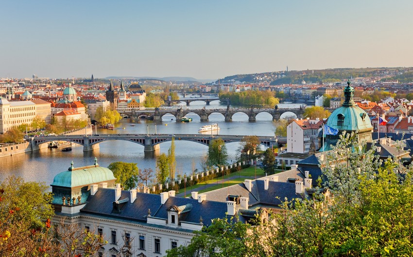 AZAL to continue implementing flights from Baku to Prague by late October 