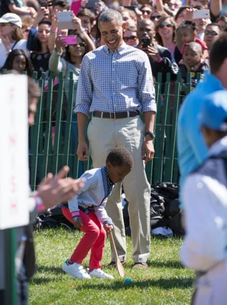 Obamas kick off Easter Egg Roll