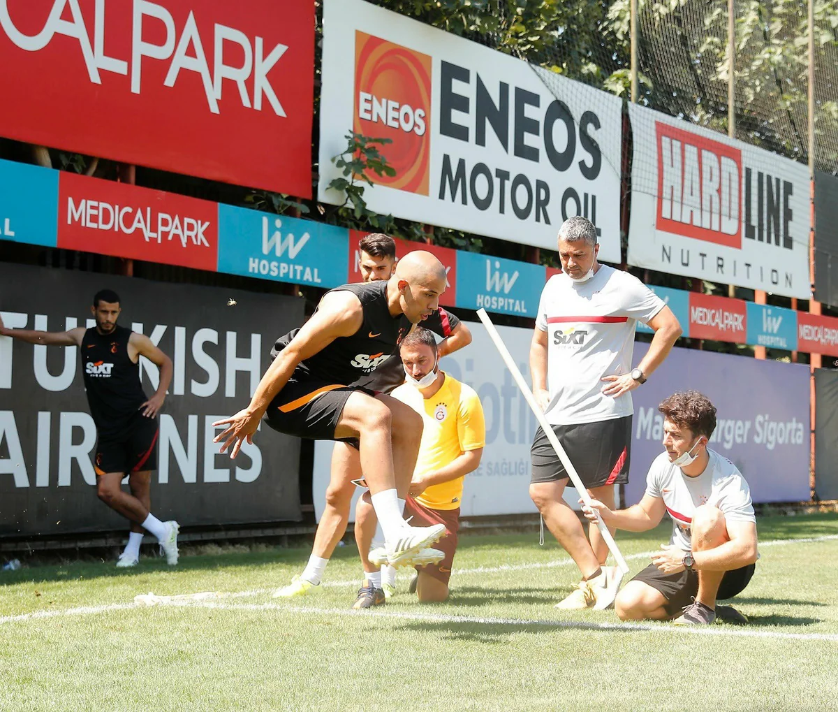 Neftçinin rəqibi aparıcı futbolçusu ilə vidalaşa bilər