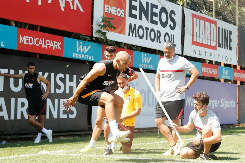 Neftçinin rəqibi aparıcı futbolçusu ilə vidalaşa bilər