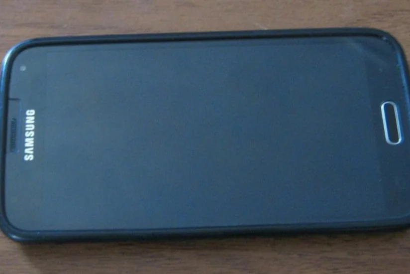 Bakıda bacıqızı məhbus dayısına telefon ötürmək istəyib