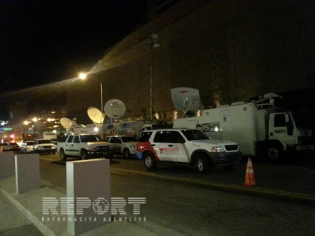 Headquarters of Democrats and Republicans wait for results of presidential election  VIDEO - PHOTO REPORT