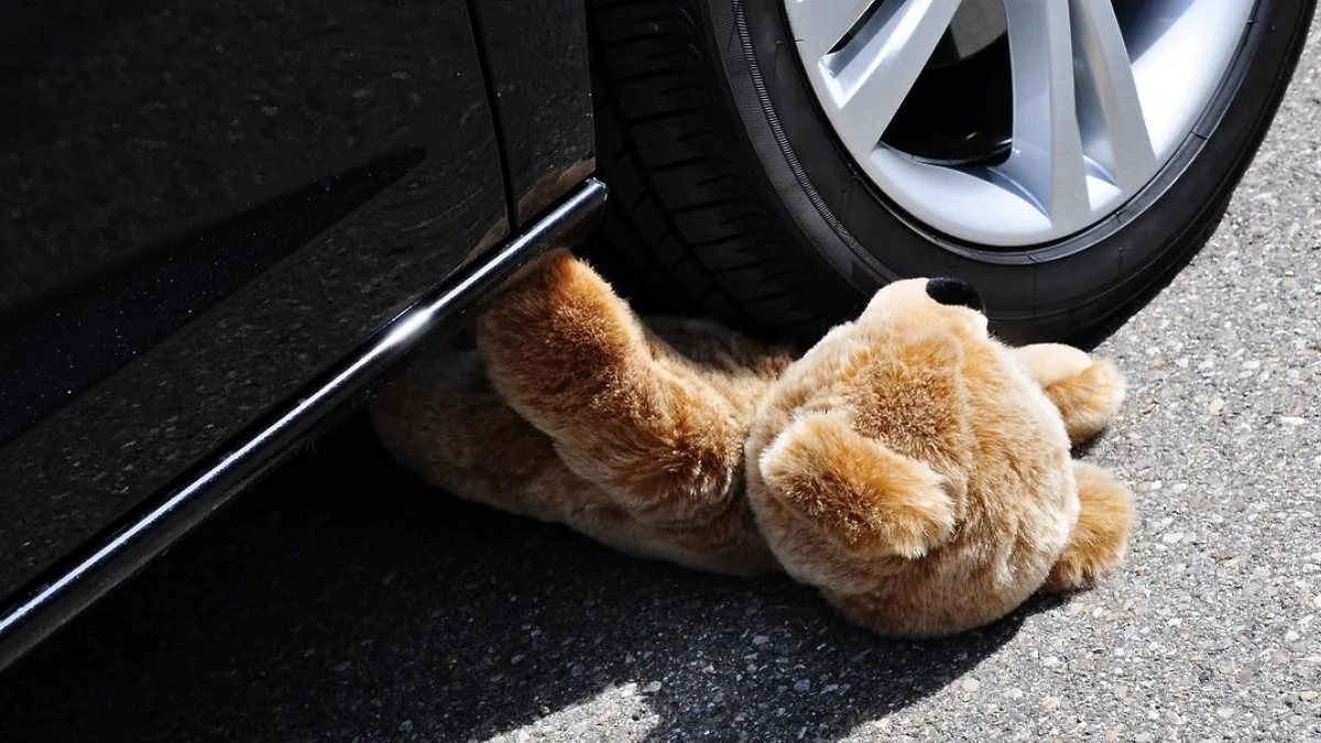 Xəzər rayonunda avtomobil 7 yaşlı uşağı vurdu