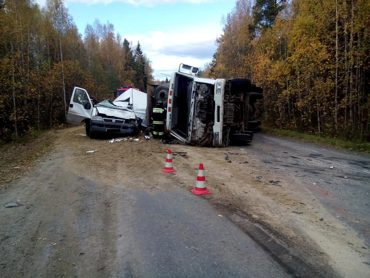 ​В Китае грузовик раздавил микроавтобус, погибли 6 человек