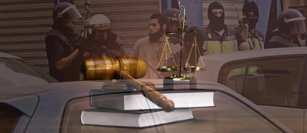 İŞİD-in tərkibində vuruşmaqda təqsirləndirilən şəxsin məhkəməsində vəkil ittihamları qəbul etməyib