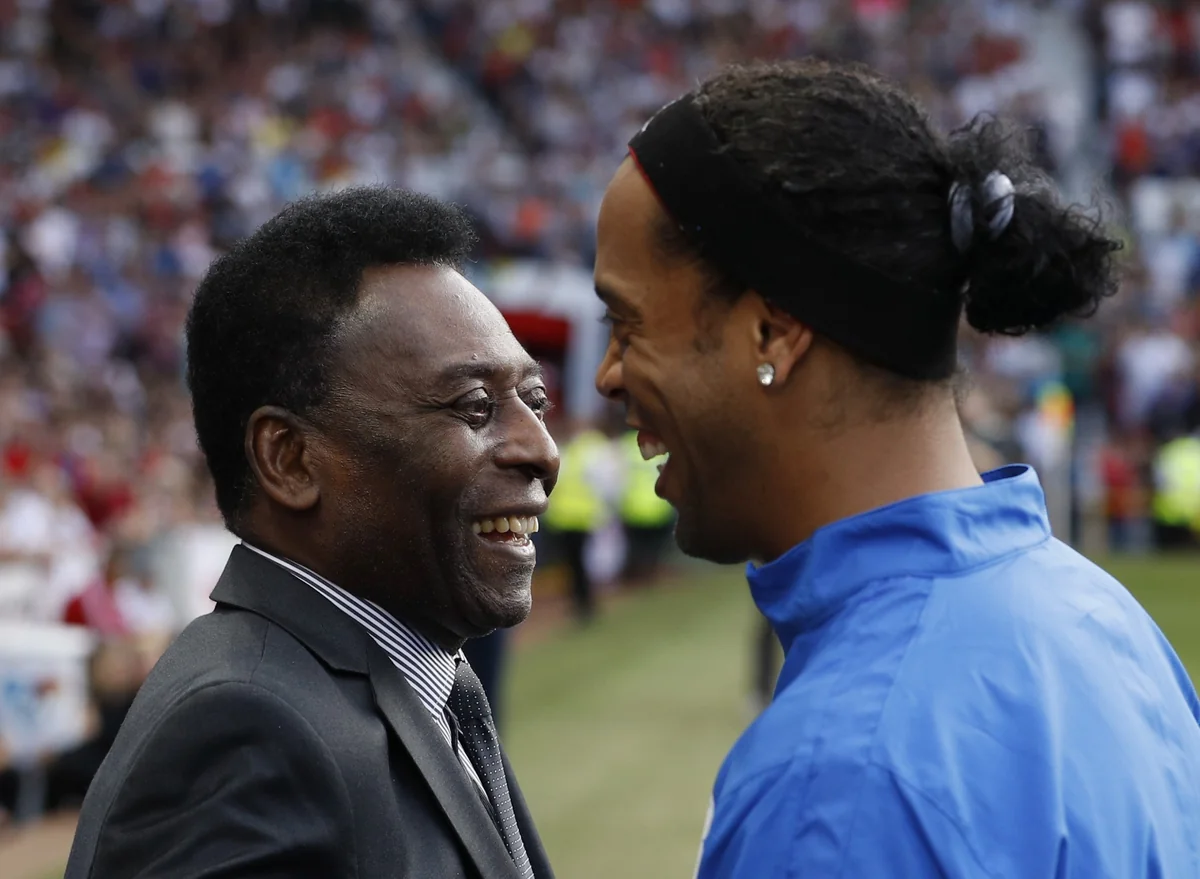 Ronaldinyo futbol tarixinin ən yaxşı oyunçusunun adını açıqlayıb