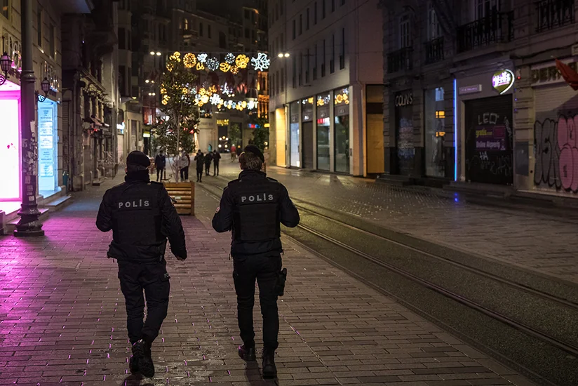 В Турции полностью отменяют комендантский час