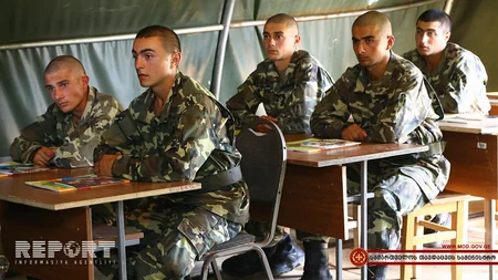 Gürcüstan ordusunun azərbaycanlı çağırışçılarına gürcü dili öyrədilir - FOTO