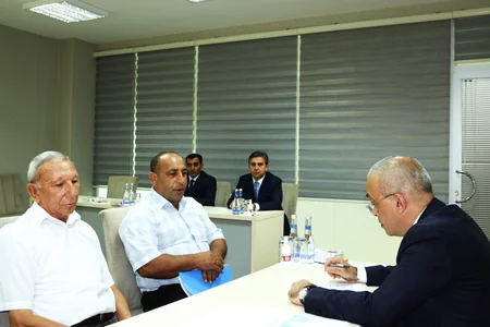 Zaur Mikayılov Beyləqanda vətəndaşları qəbul edib