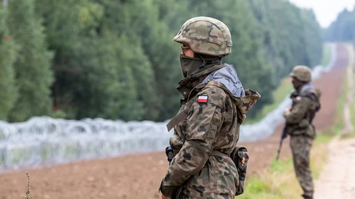 Польша повысила боеготовность после сообщений о падении ракет